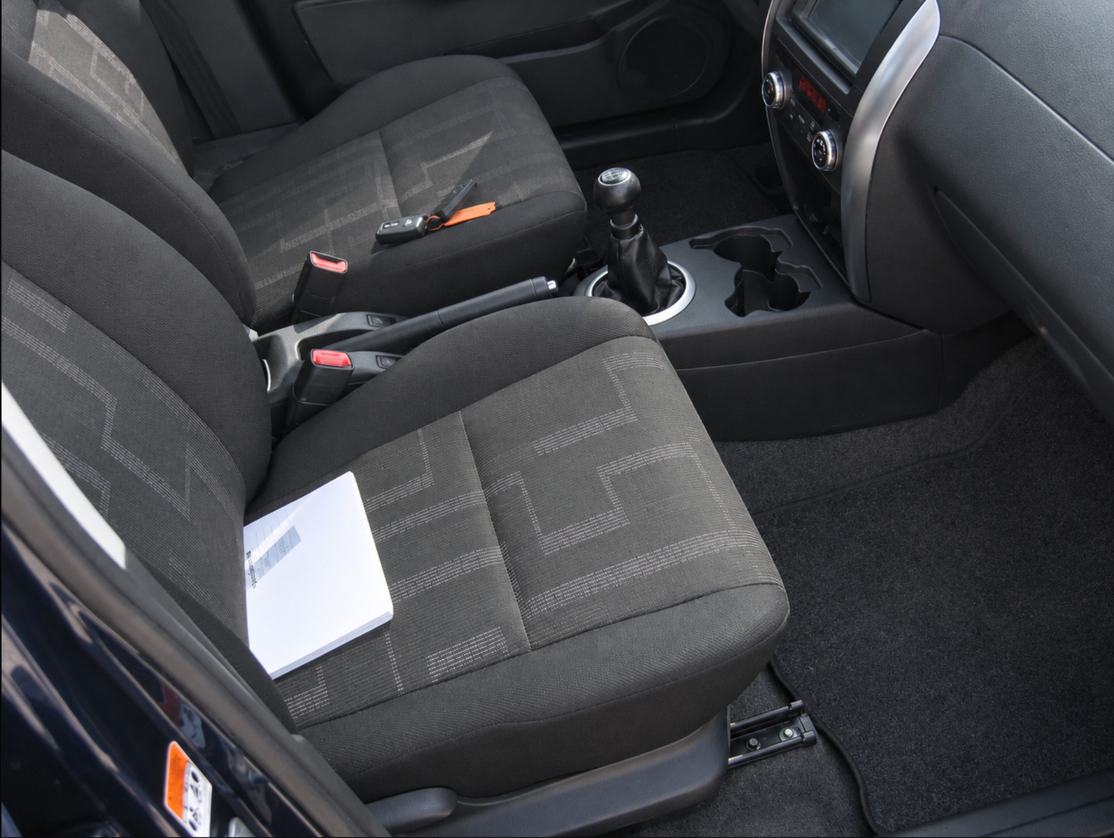 Blå Suzuki SX4 fra 2011