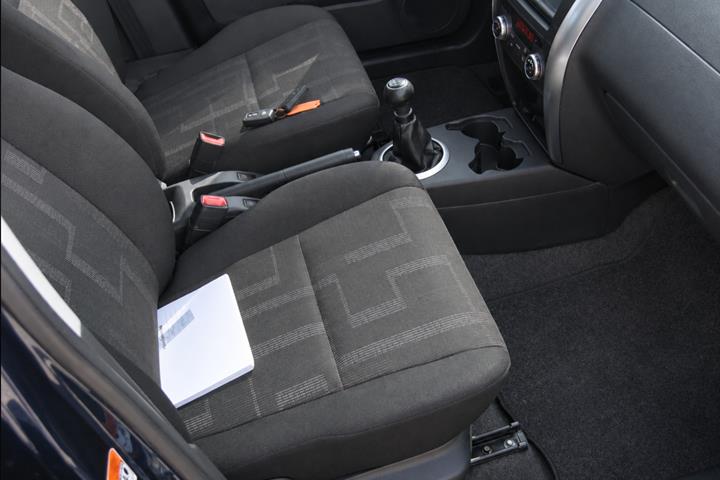 Blå Suzuki SX4 fra 2011
