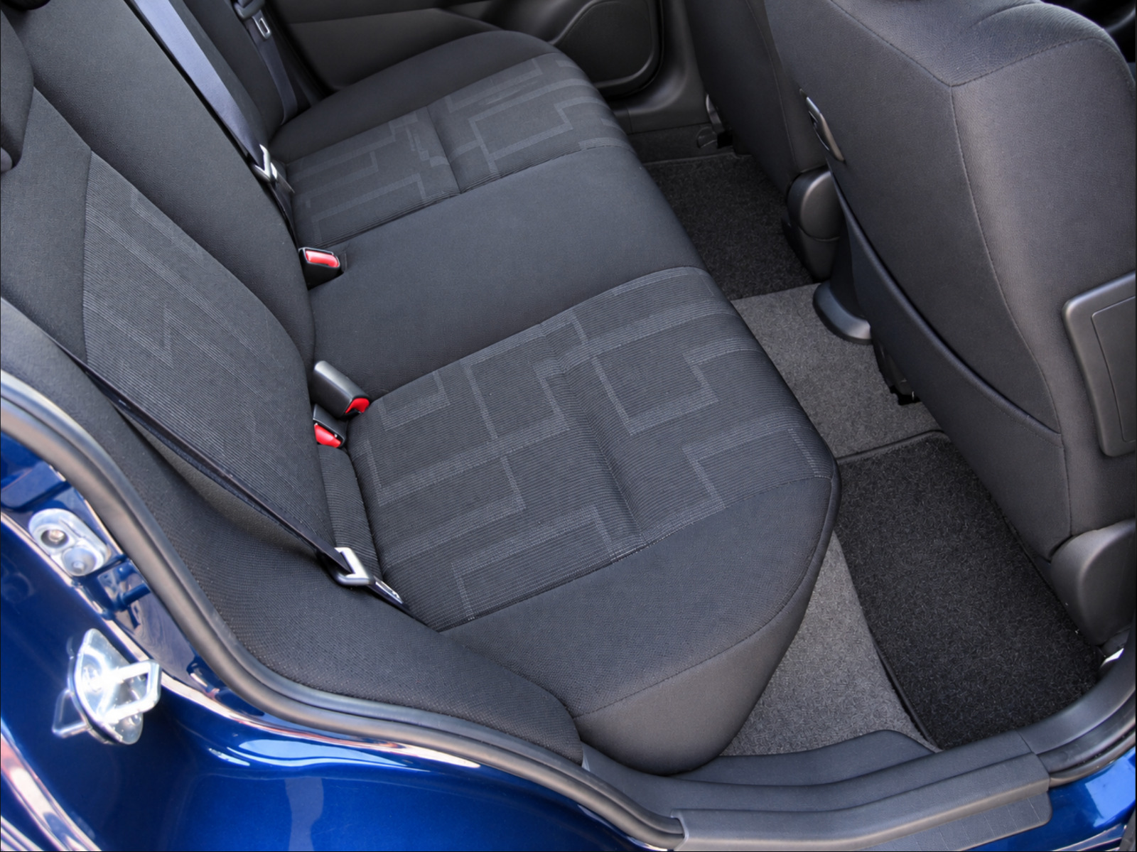 Blå Suzuki SX4 fra 2011