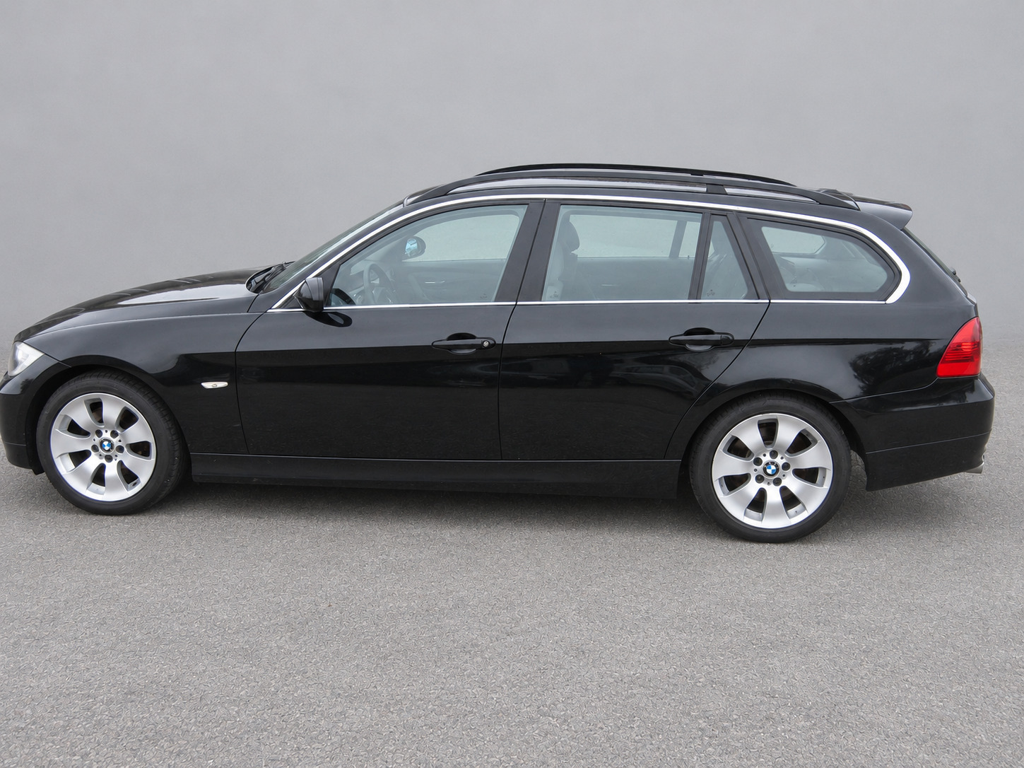 Sort BMW 325d fra 2007
