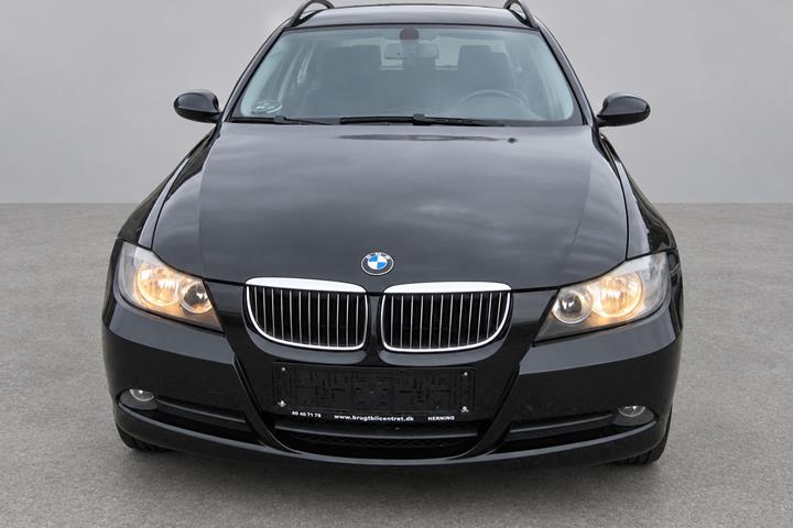 Sort BMW 325d fra 2007