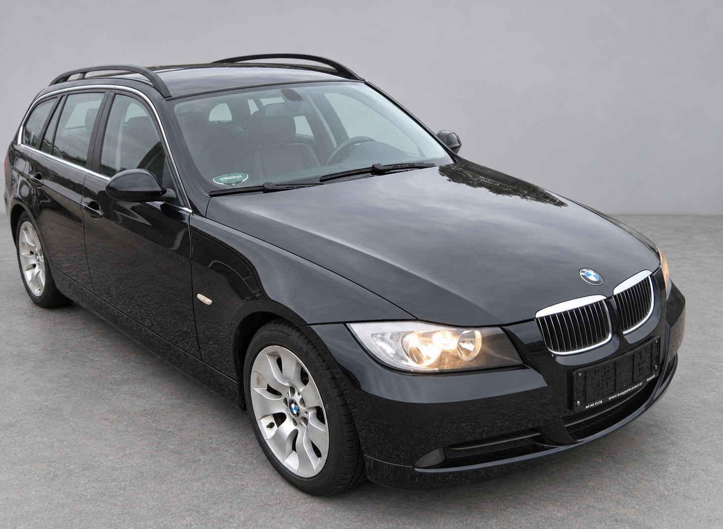 Sort BMW 325d fra 2007