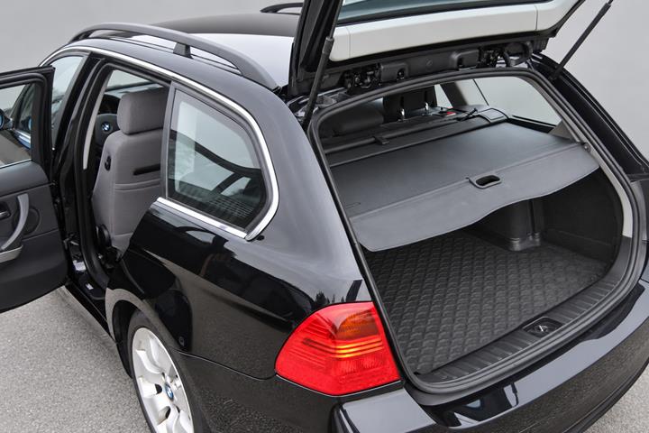 Sort BMW 325d fra 2007