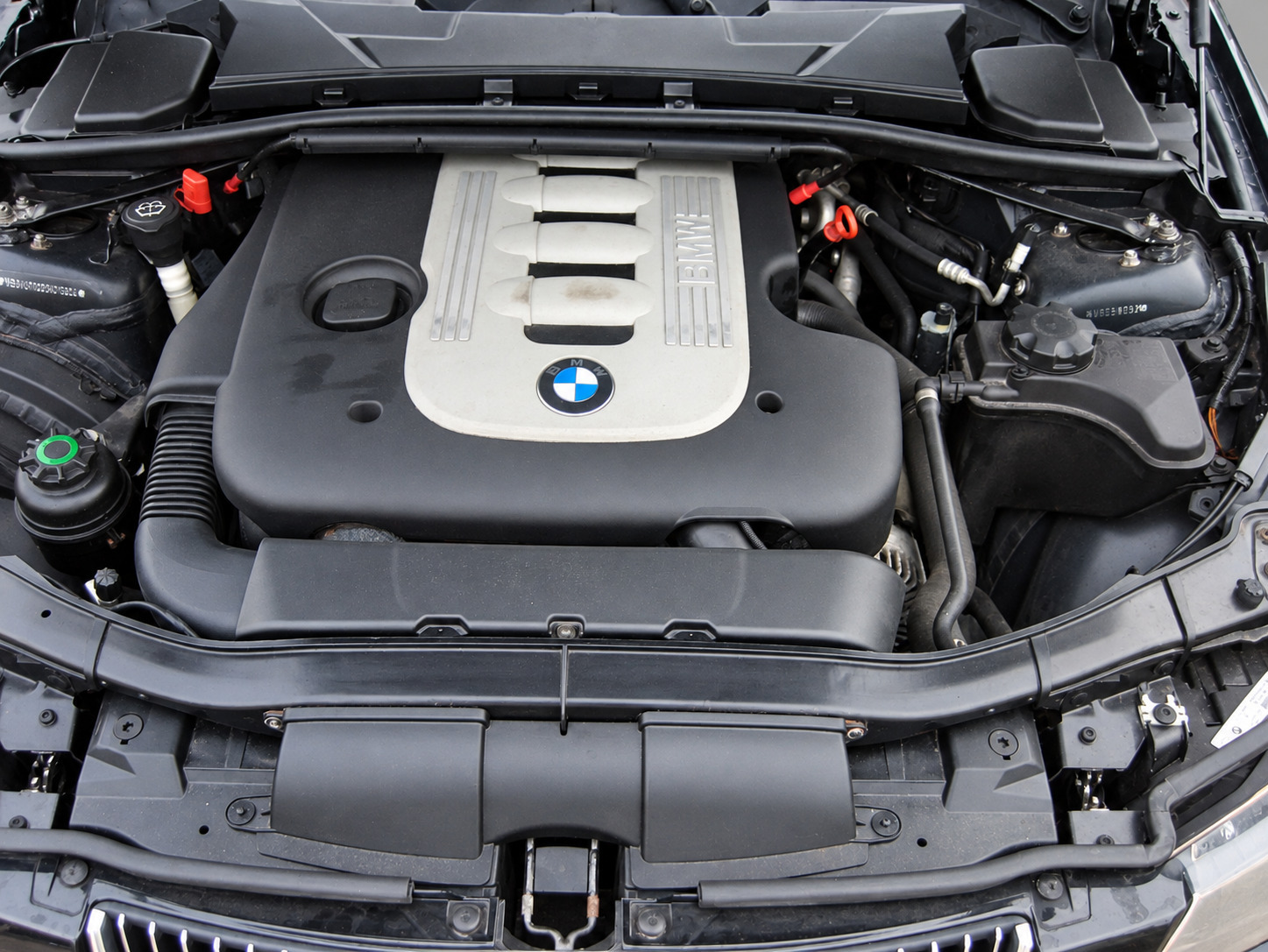 Sort BMW 325d fra 2007