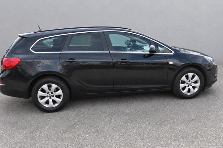 Sort Opel Astra fra 2015