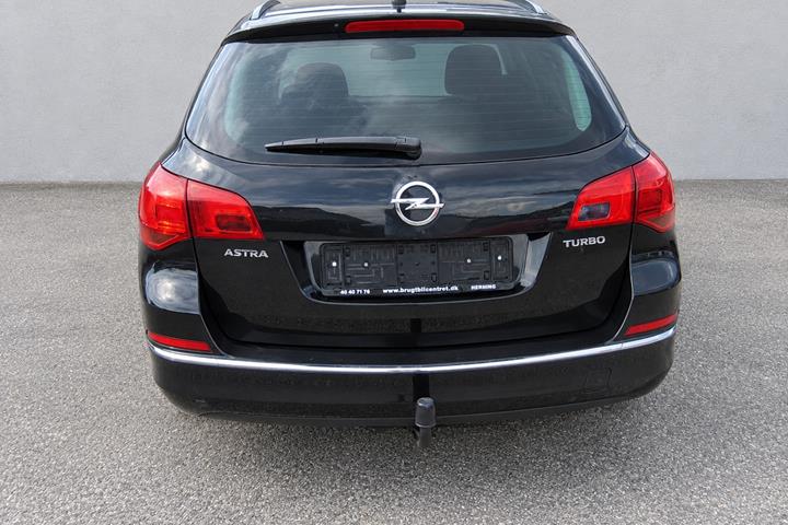 Sort Opel Astra fra 2015