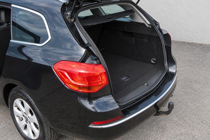 Sort Opel Astra fra 2015