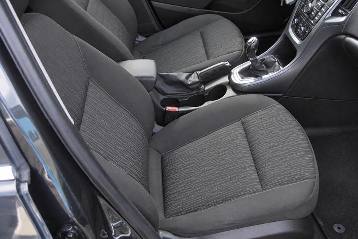 Sort Opel Astra fra 2015