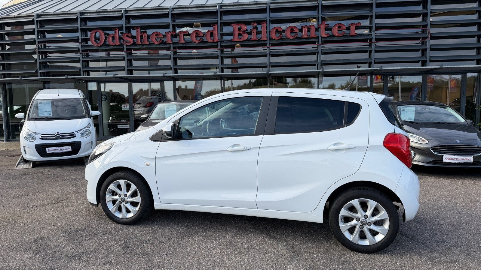 Hvid Opel Karl fra 2016