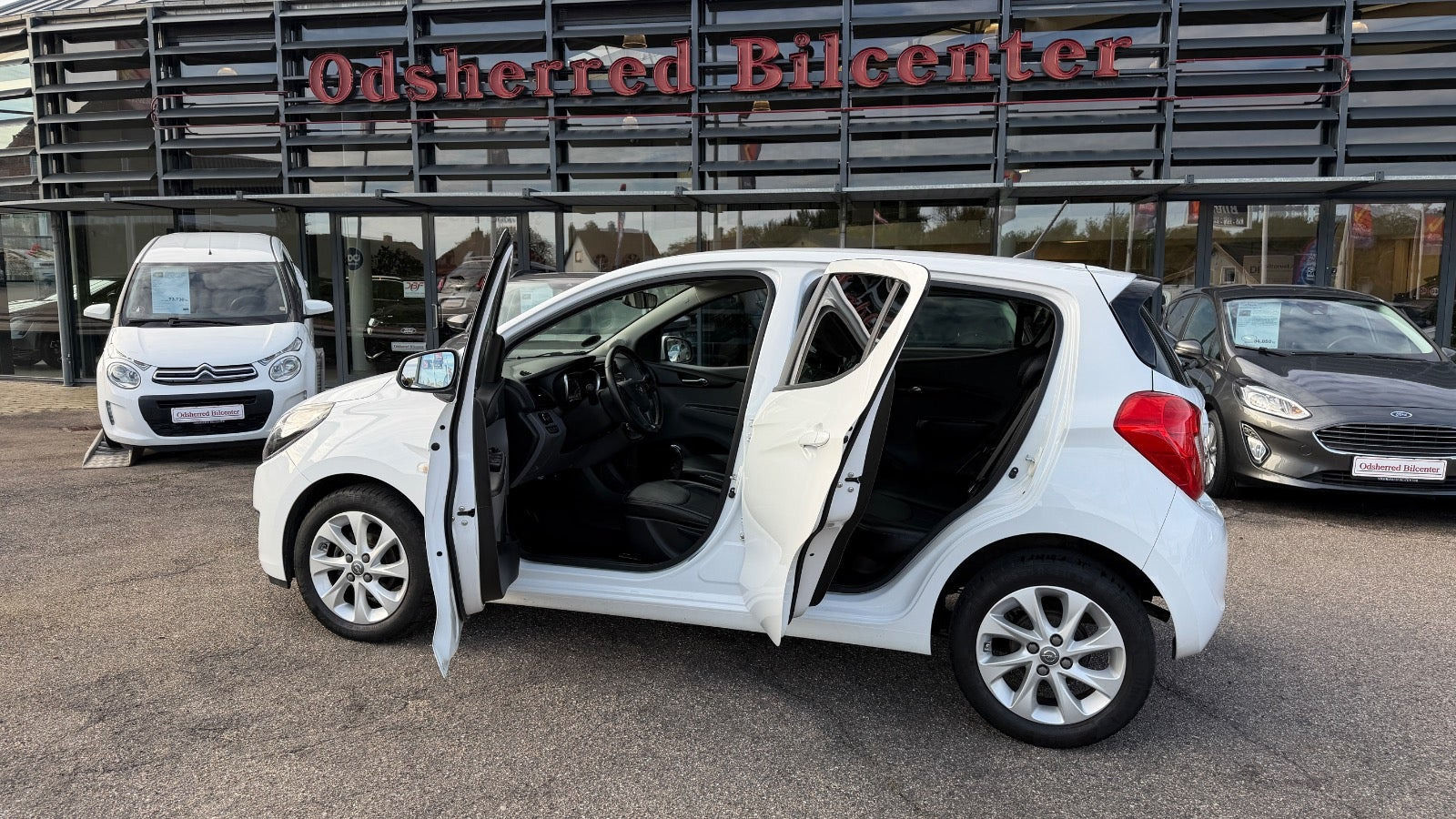 Hvid Opel Karl fra 2016