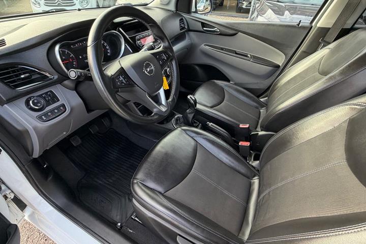 Hvid Opel Karl fra 2016
