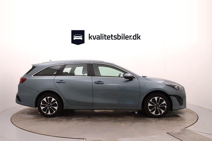 Grå Kia Ceed fra 2023