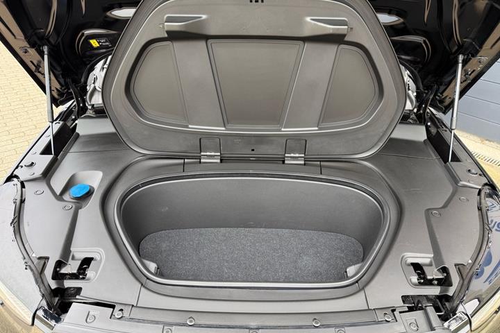 Sort Volvo XC40 fra 2023
