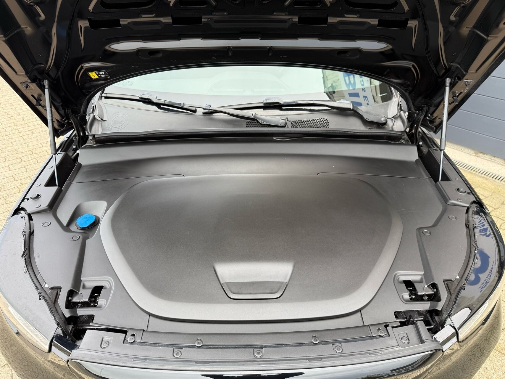 Sort Volvo XC40 fra 2023