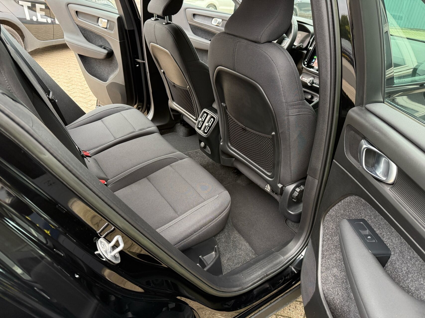 Sort Volvo XC40 fra 2023