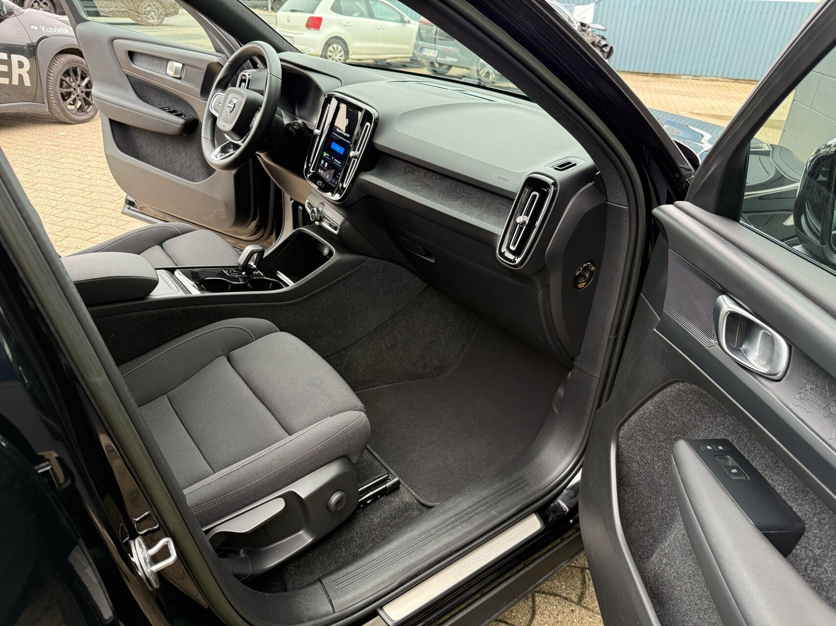 Sort Volvo XC40 fra 2023
