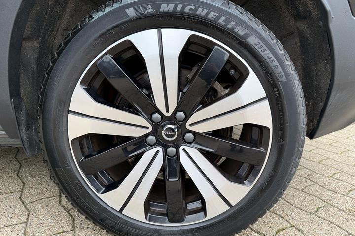 Sort Volvo XC40 fra 2023