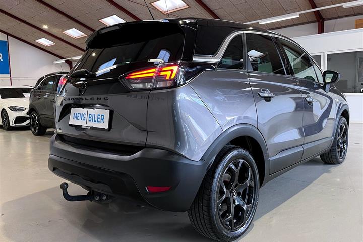 Grå Opel Crossland fra 2023