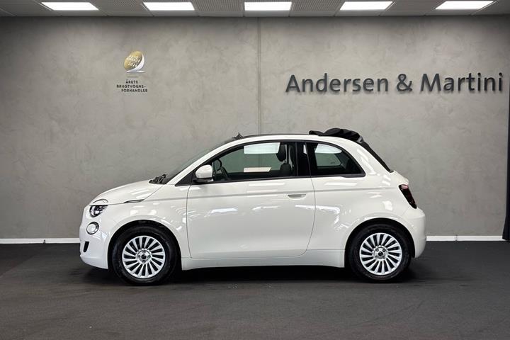 Hvid Fiat 500e fra 2023