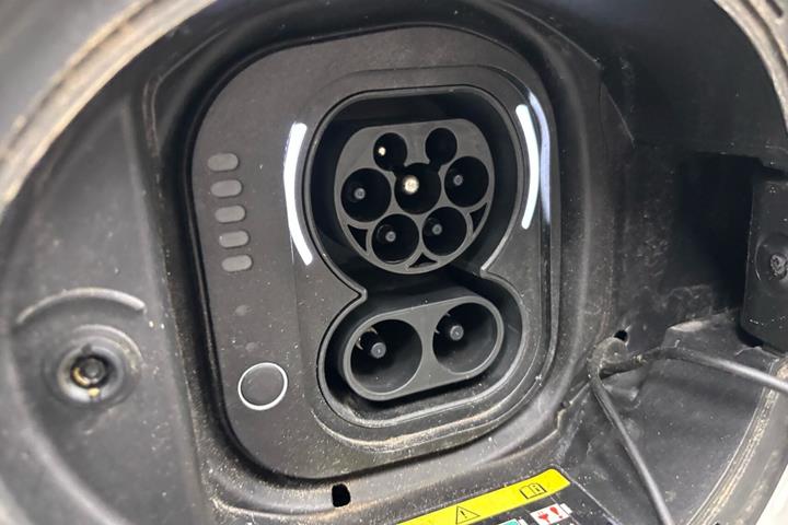 Hvid Fiat 500e fra 2023