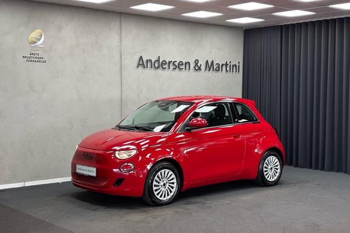 Rød Fiat 500e fra 2023