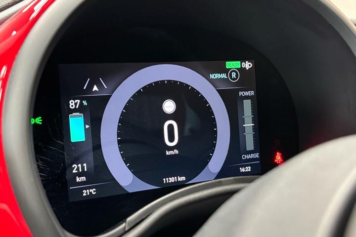 Rød Fiat 500e fra 2023
