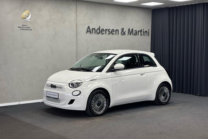 Hvid Fiat 500e fra 2023
