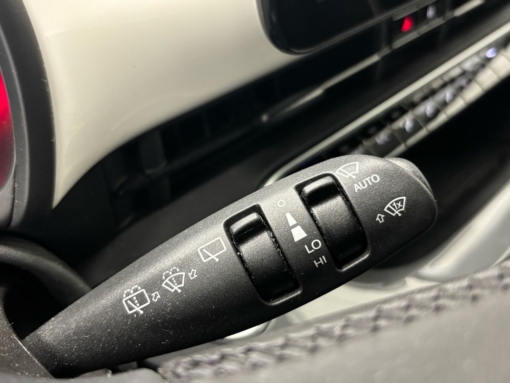 Hvid Fiat 500e fra 2023
