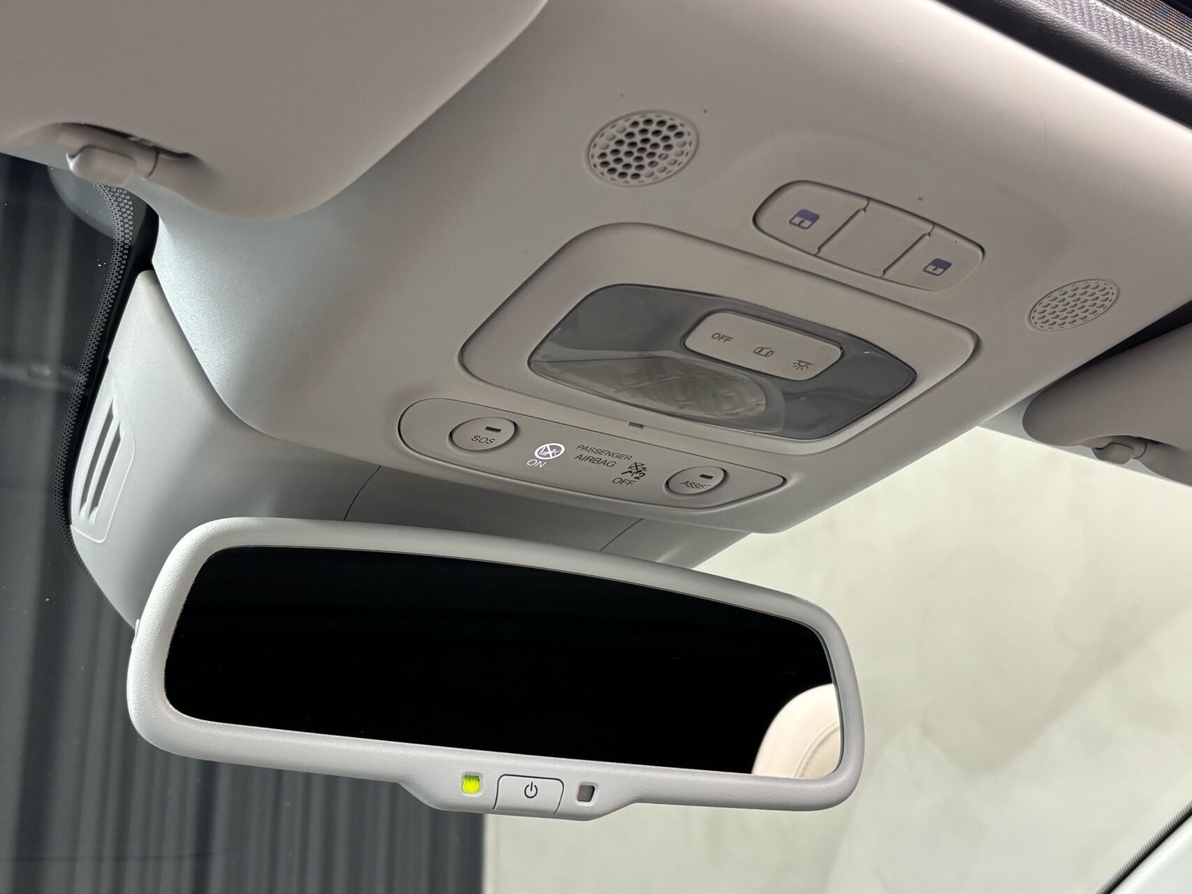 Grå Fiat 500e fra 2021