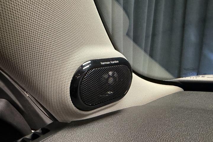 Hvid Mini Cooper fra 2023