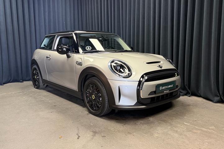 Sølv Mini Cooper fra 2023