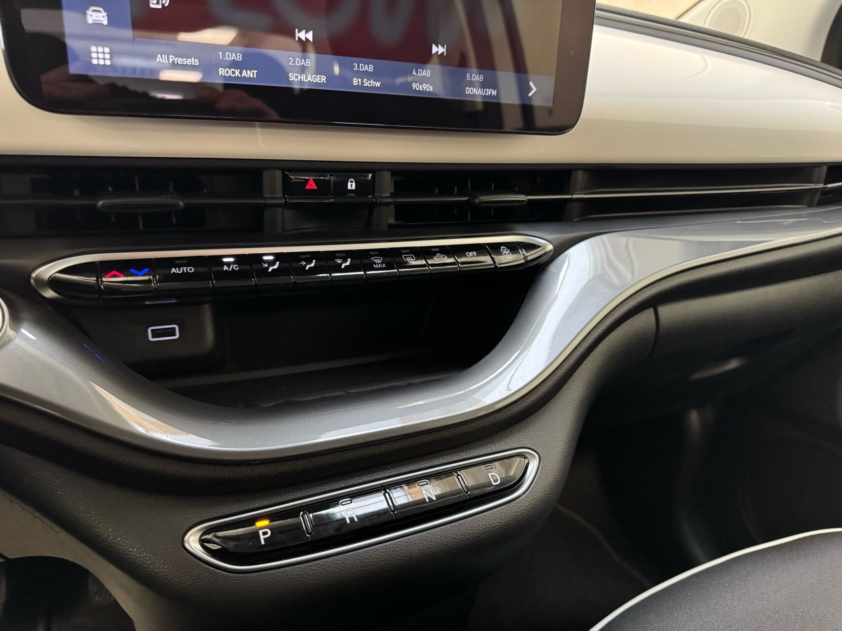 Hvid Fiat 500e fra 2023