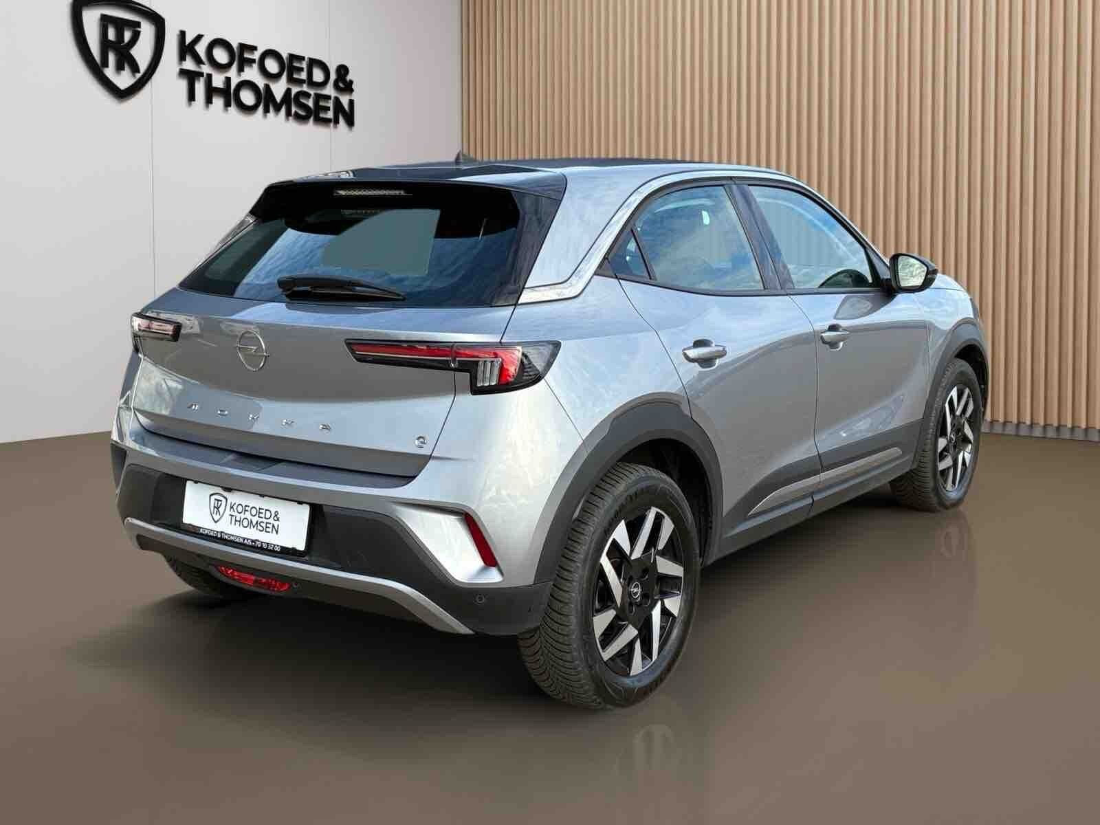 Grå Opel Mokka-e fra 2024