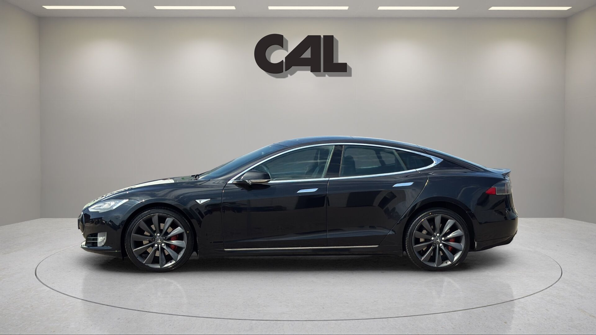 Sort Tesla Model S fra 2015