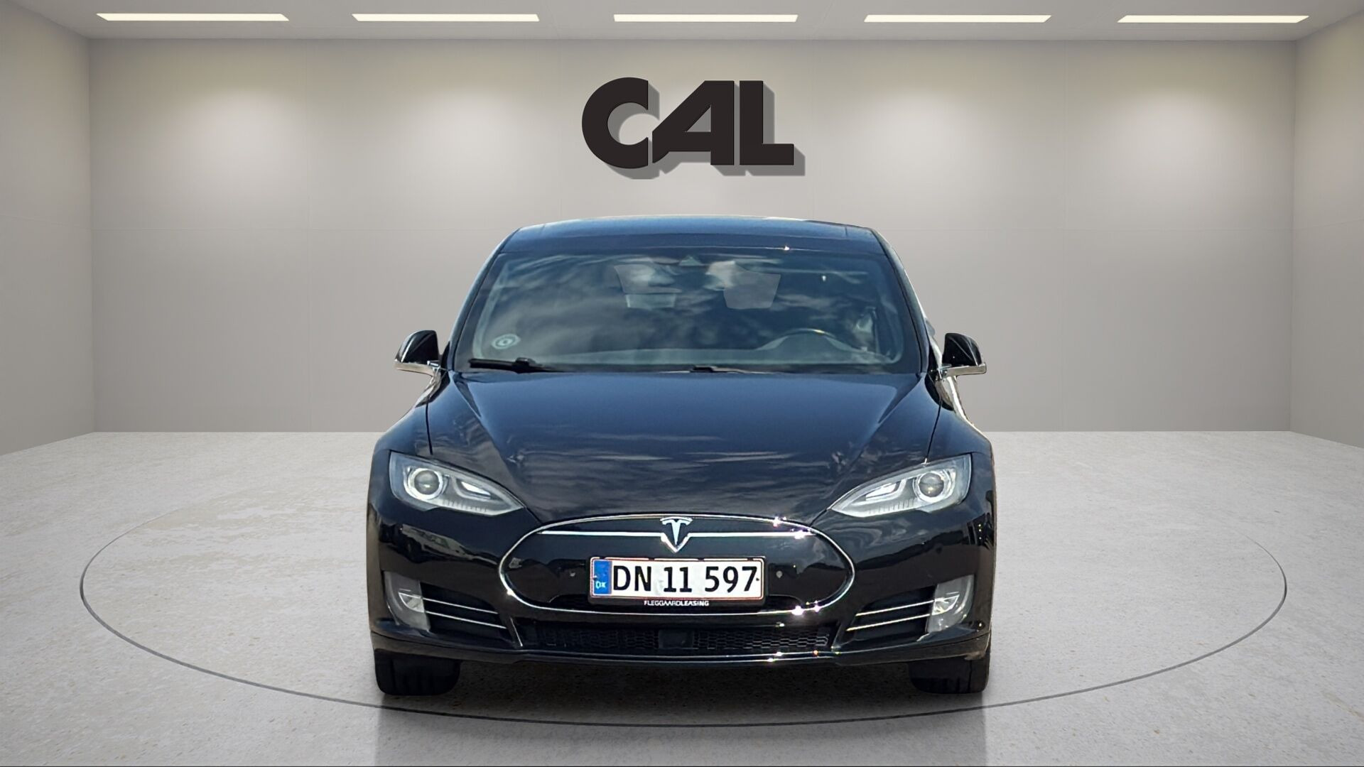 Sort Tesla Model S fra 2015