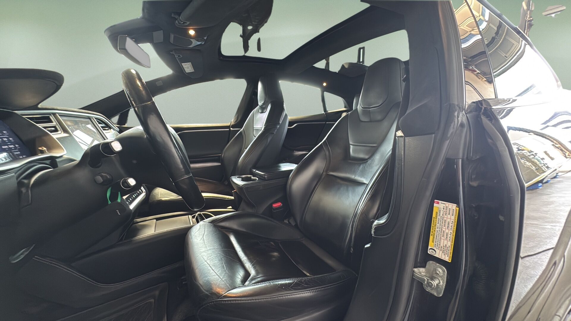 Sort Tesla Model S fra 2015