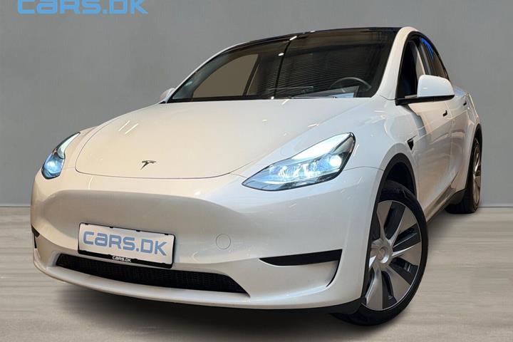 Hvid Tesla Model Y fra 2023