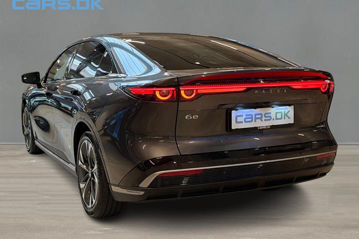 Grå Mazda 6e fra 2026