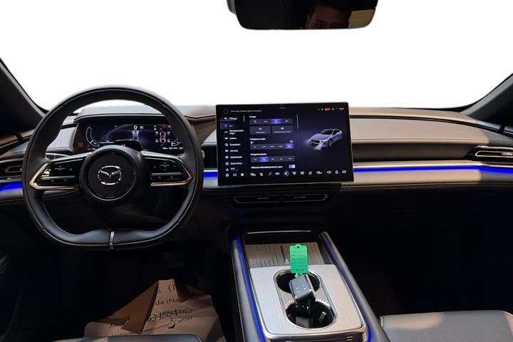 Grå Mazda 6e fra 2026