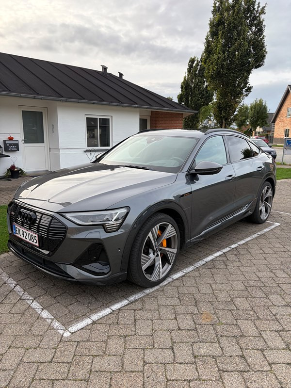 Audi e-tron 300KW