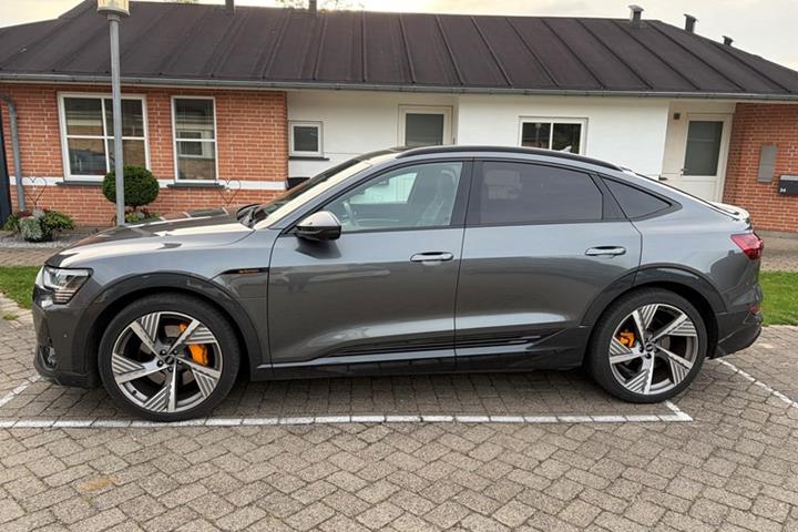 undefined Audi e-tron fra 2022