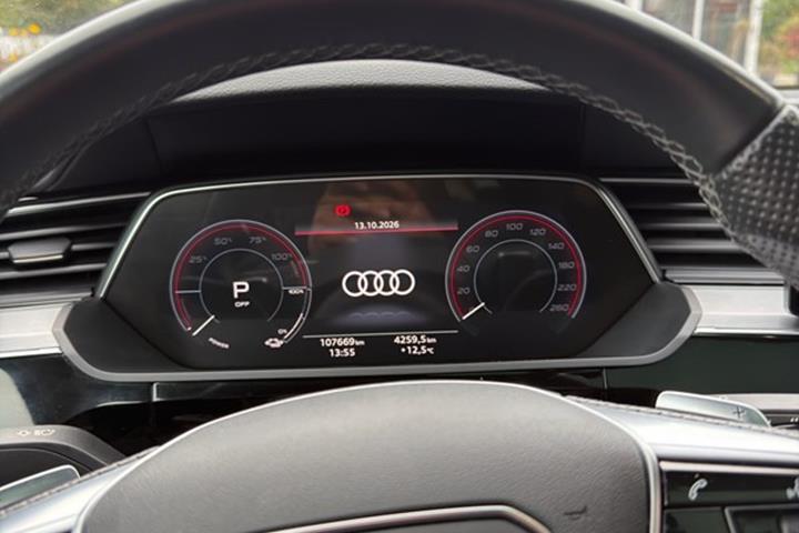 undefined Audi e-tron fra 2022
