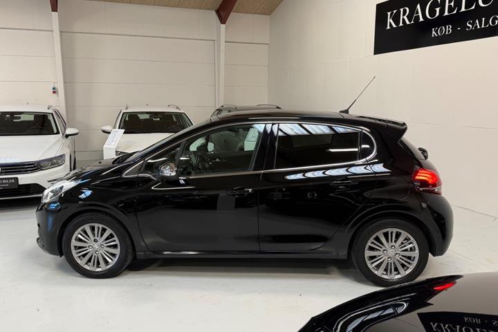 undefined Peugeot 208 fra 2018