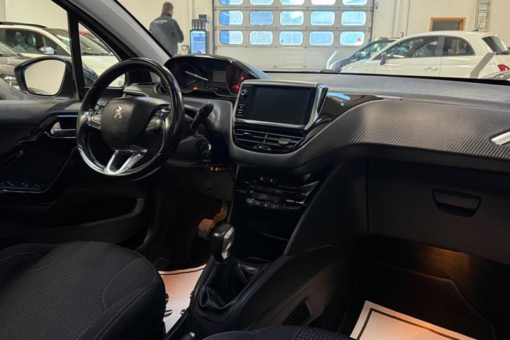 undefined Peugeot 208 fra 2018