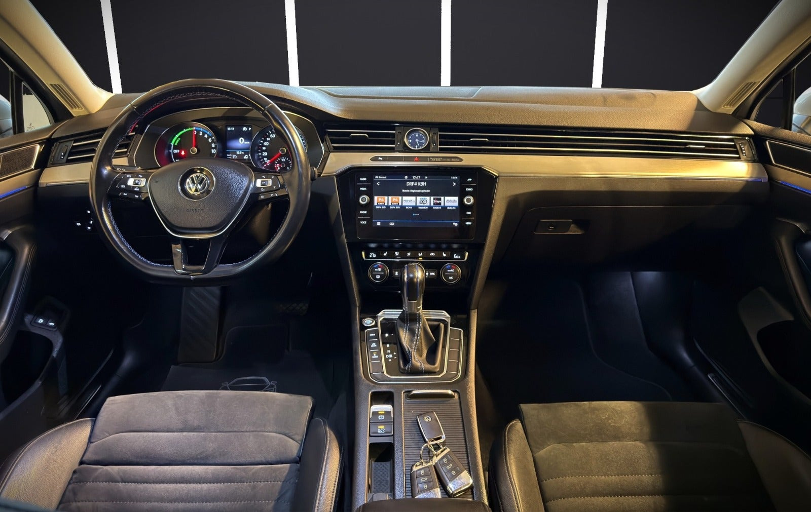 Sølv VW Passat fra 2018