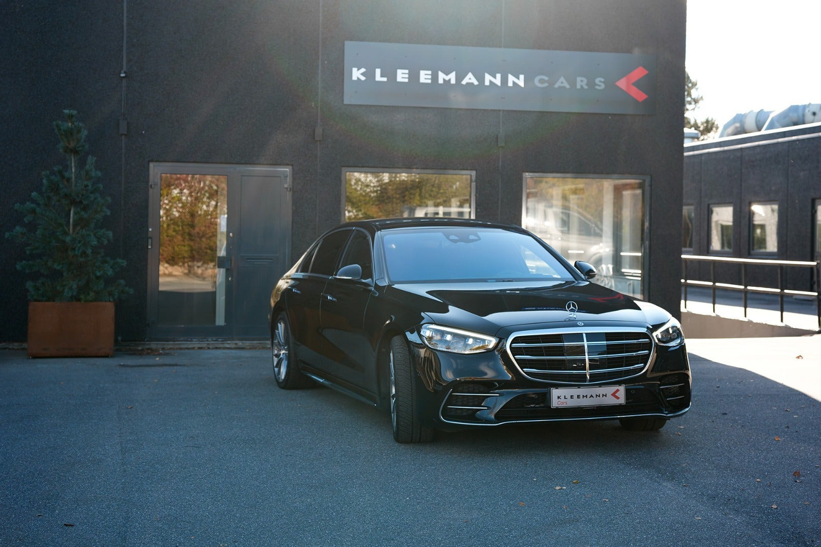 Sort Mercedes S580 e fra 2022