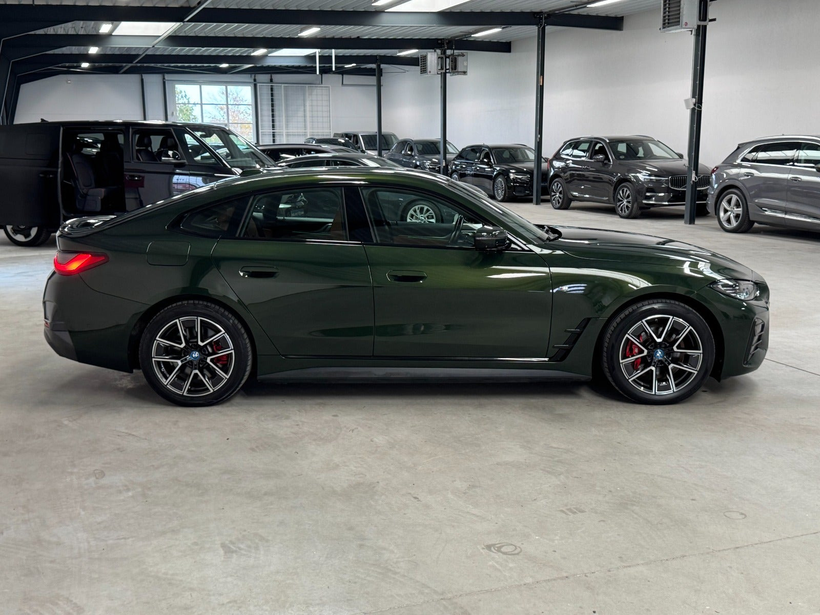 Grøn BMW i4 fra 2024