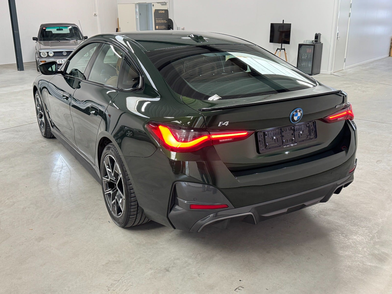 Grøn BMW i4 fra 2024