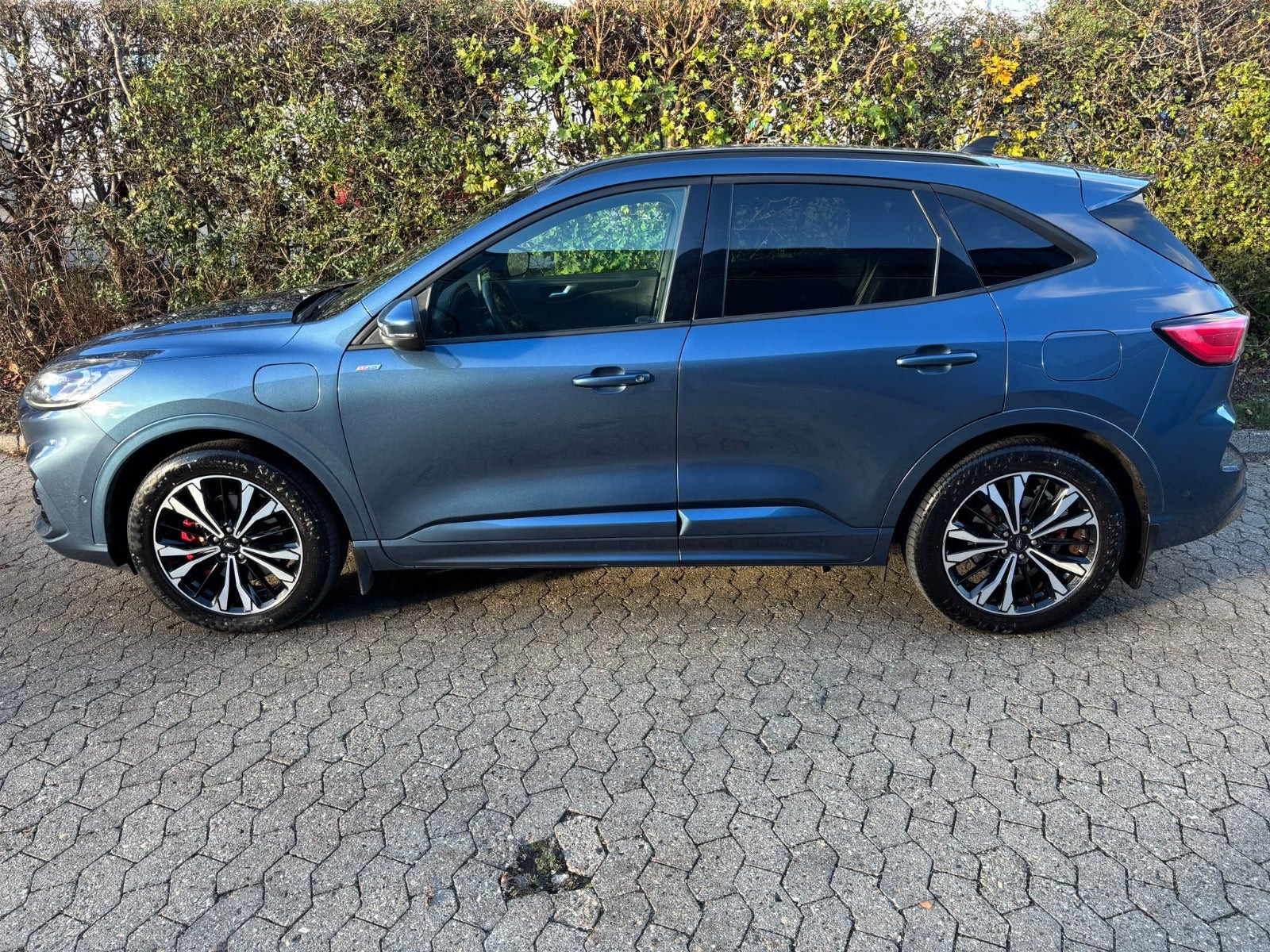 Grøn Ford Kuga fra 2020