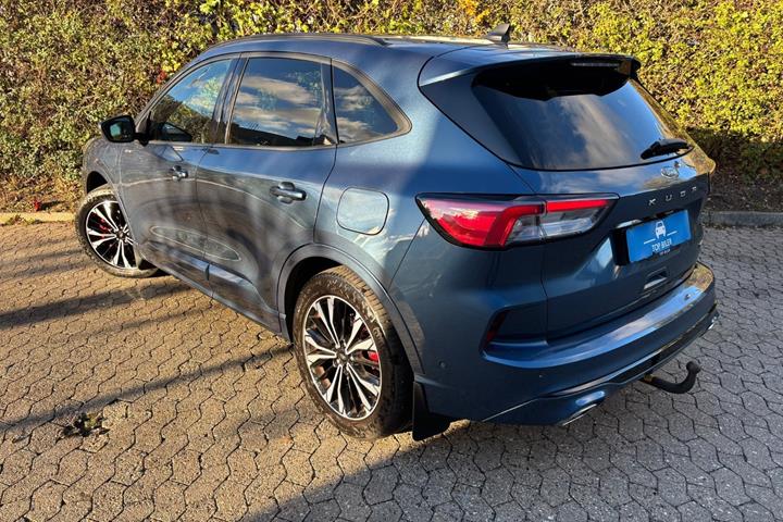 Grøn Ford Kuga fra 2020